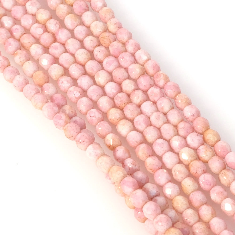 Fil de perles de Bohème rondes facettées 4mm rose opaque