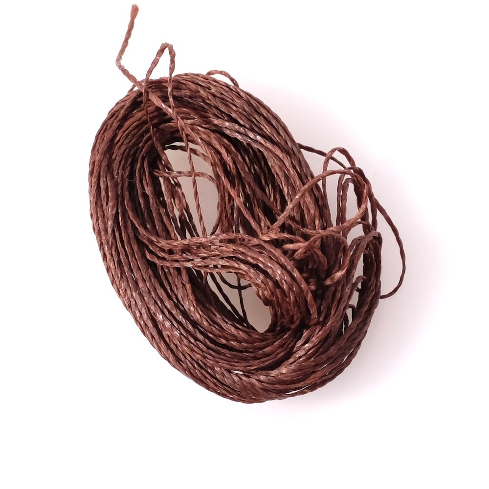 10 mètres de fil ciré Linhasita 0,5mm pour micro macramé - Marron foncé