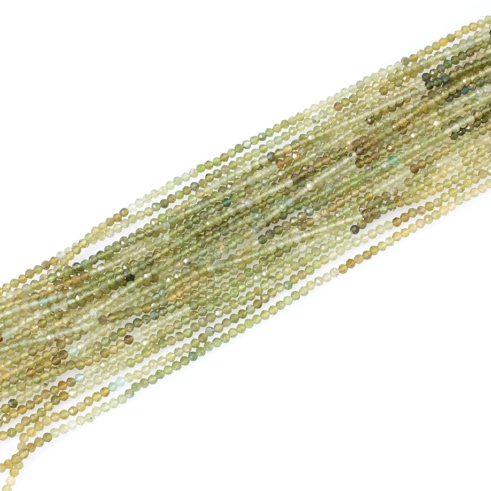 Fil de perles naturelles facettées 2,5mm en Tourmaline verte