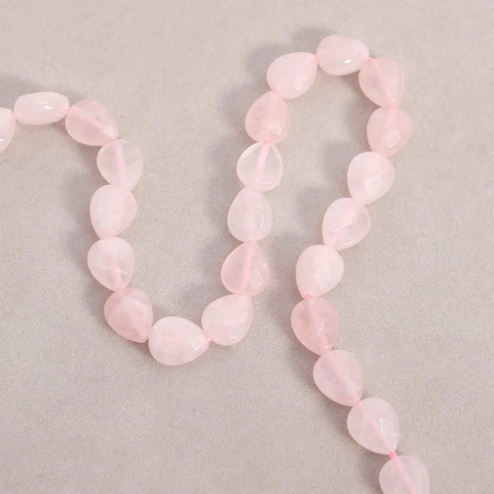 Fil de perles naturelles gouttes en Quartz rose