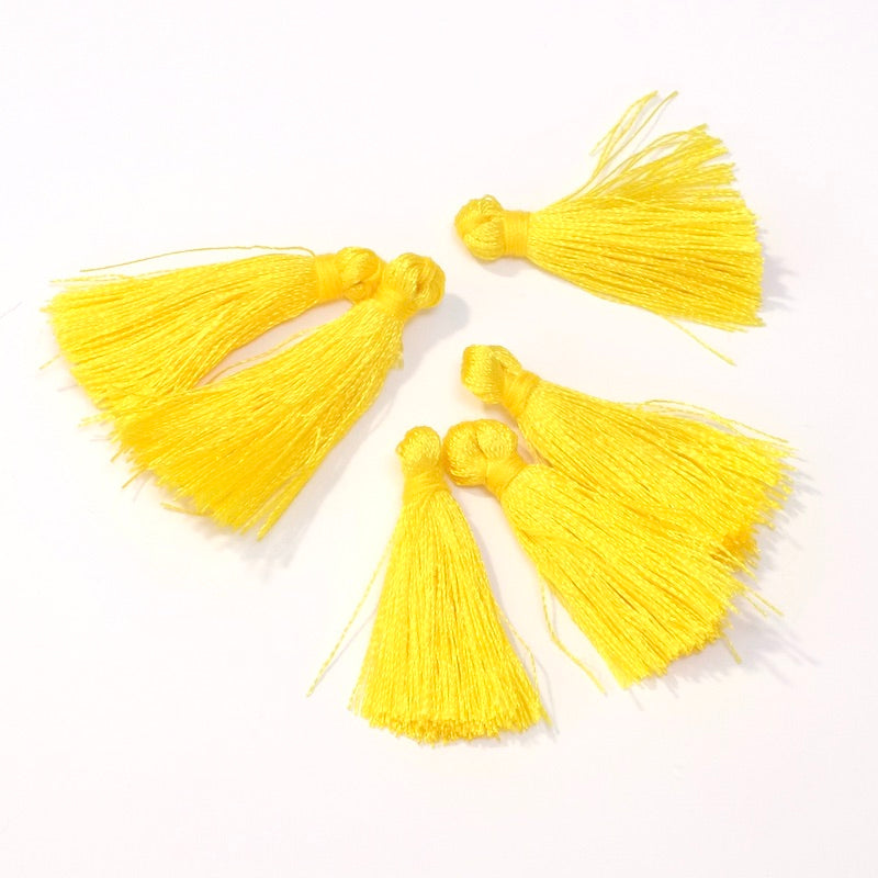 6 Pompons en polyester 30mm Jaune