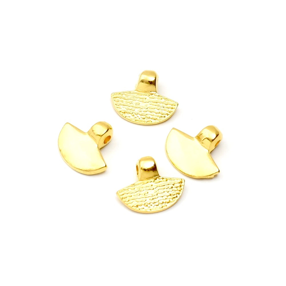 2 petits pendentifs demi cercle en Zamak doré 24K